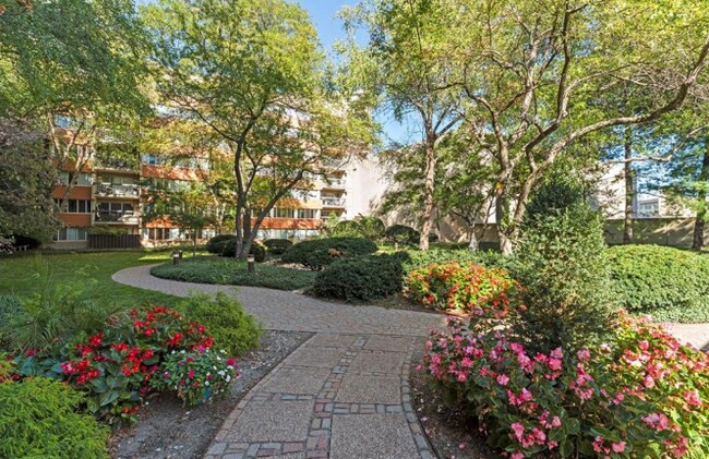 Building Photo - 2510 Grand Blvd