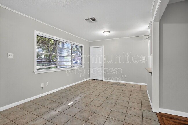 Building Photo - 3828 Avenue N