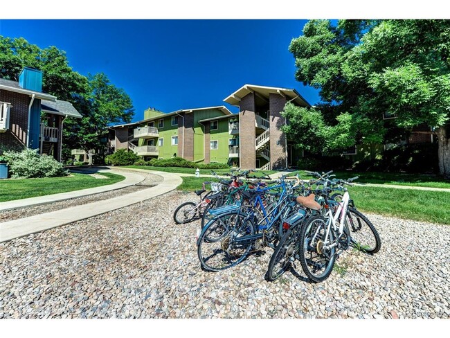 Building Photo - Beautiful Aspen Grove Condo in NoBo!  Avai...