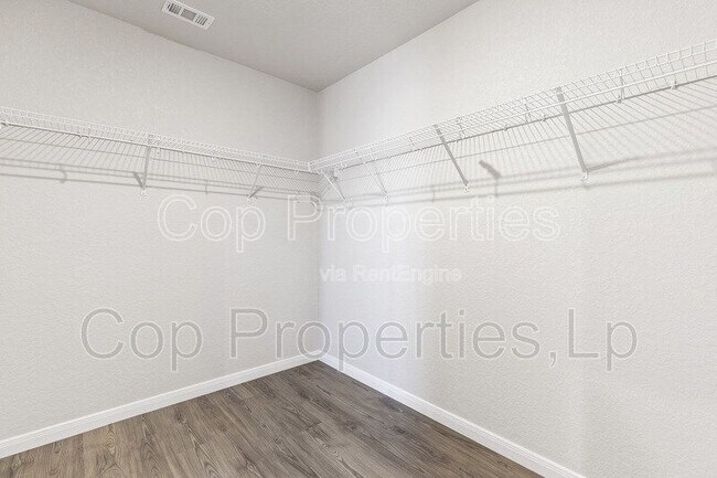 Building Photo - 1133 Eagle Xing