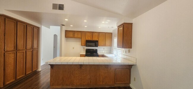 Building Photo - 6415 Canyon Creek Way