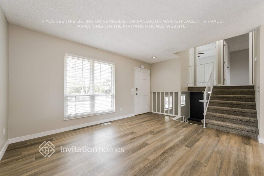 Building Photo - 17430 E Gunnison Pl