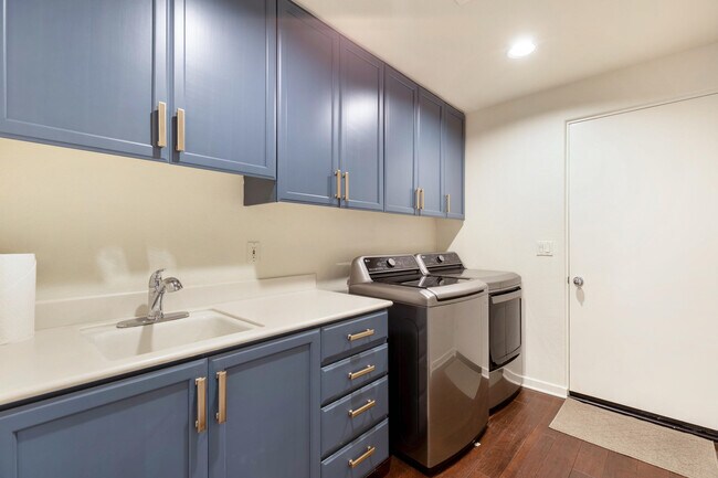 Building Photo - 761 Dove Run Cir