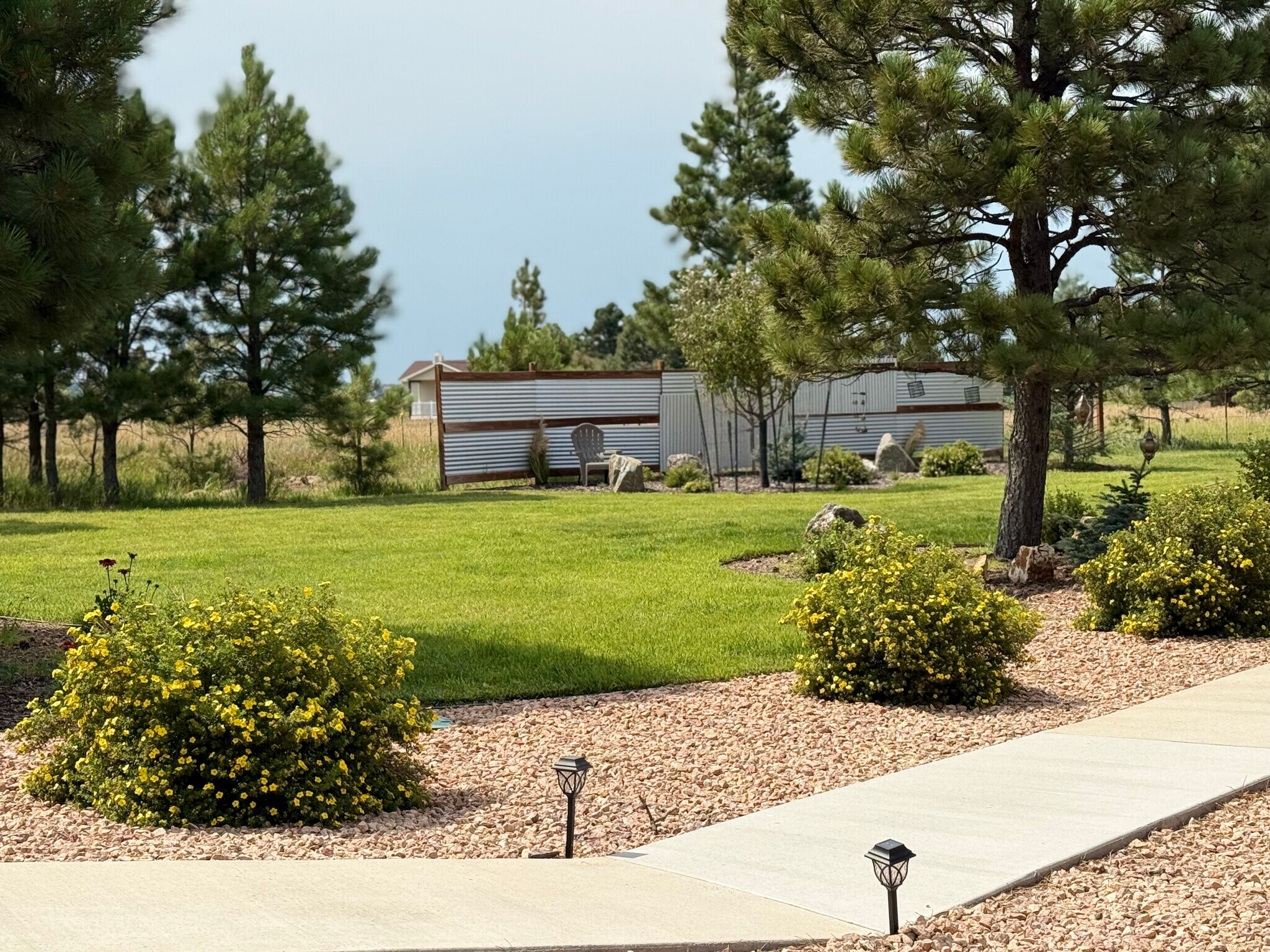 Shared yard - 18350 Cumbres Rd