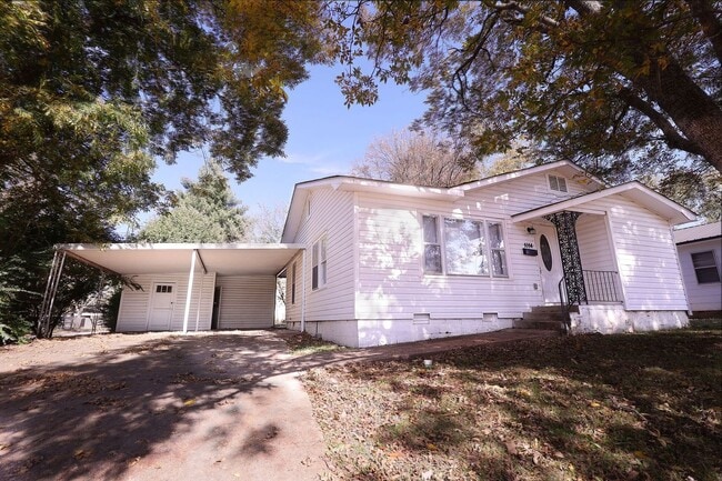Primary Photo - 1014 Cherry--Move In Ready!