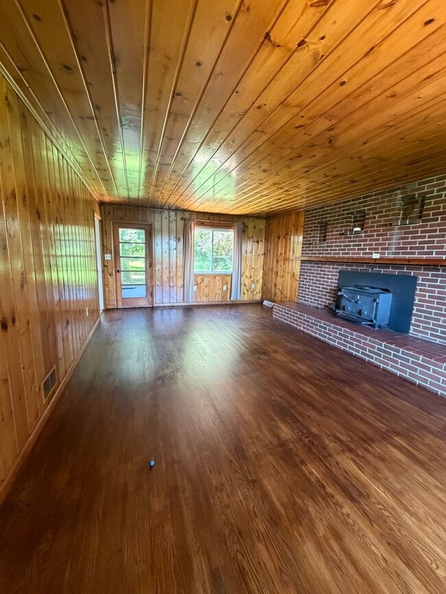 Building Photo - 4220 Araby Church Rd