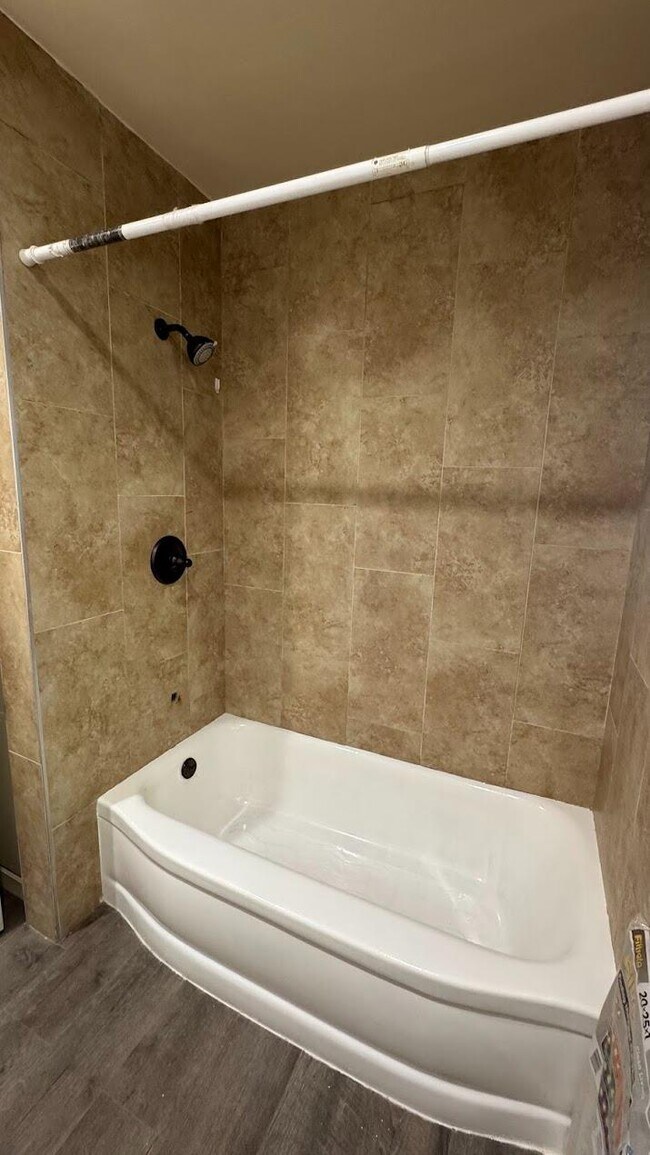 Building Photo - 493 N Alta Ave