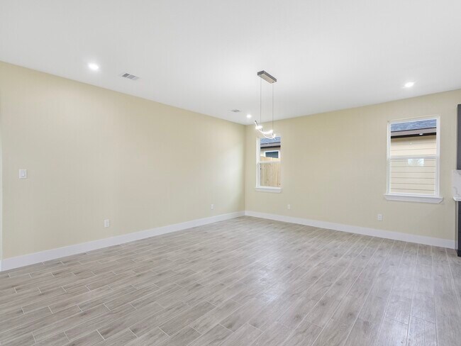 Building Photo - 327 Rd 5840