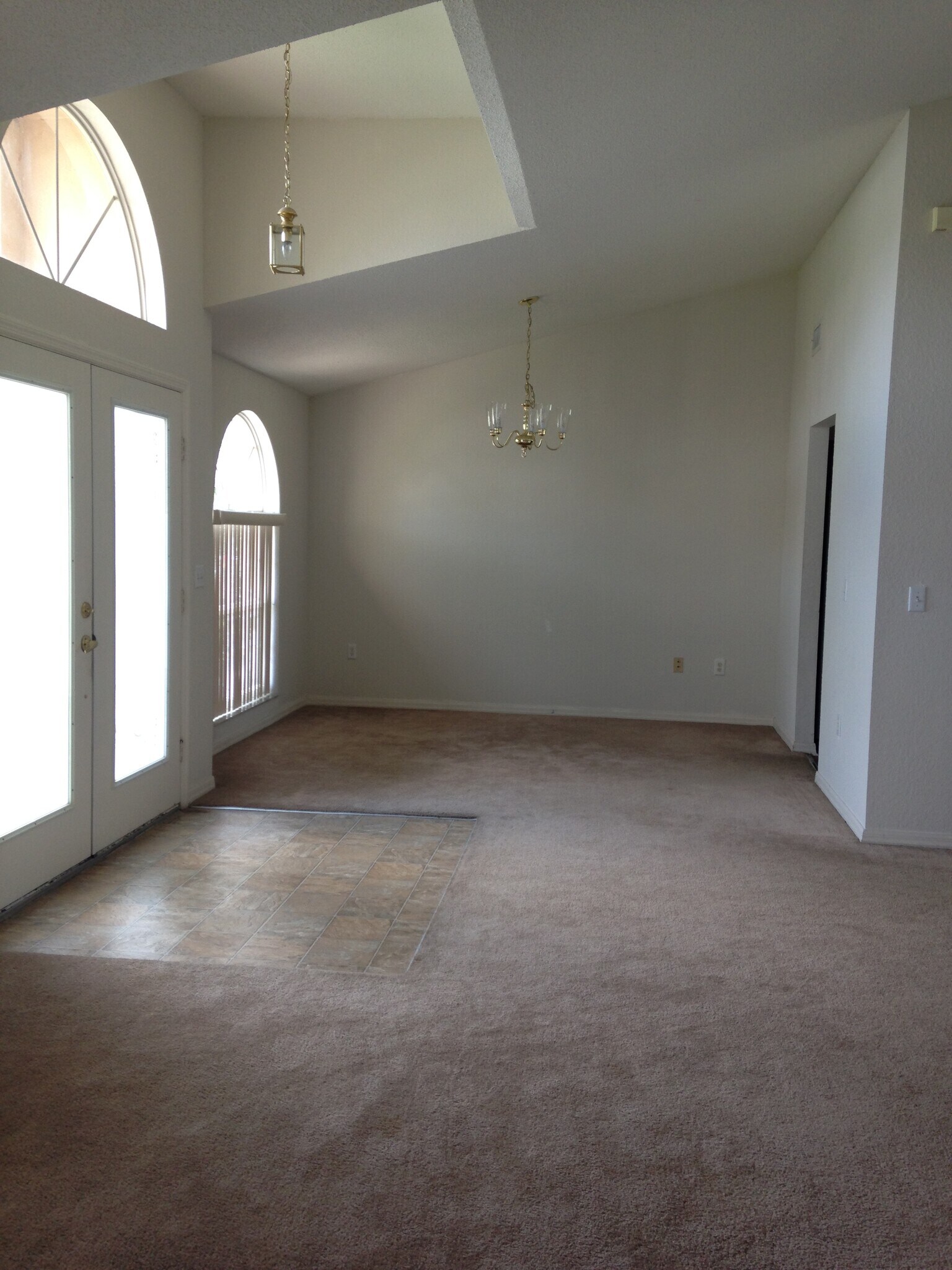 Building Photo - 7166 Summit Dr