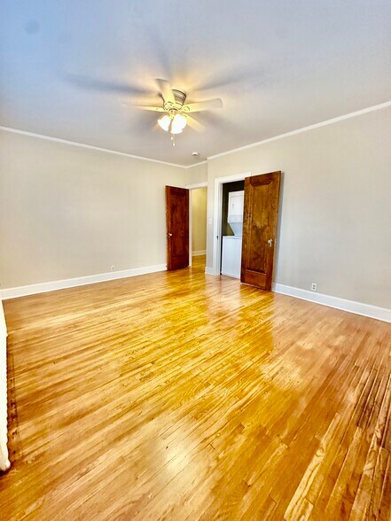 Building Photo - 3540 Irving Ave S