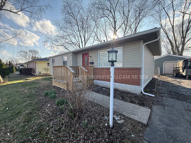 Building Photo - 6251 Faircrest Rd