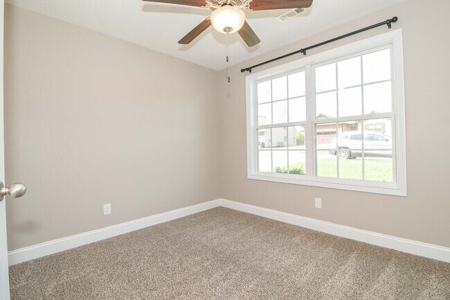 Building Photo - 209 Azalea Dr