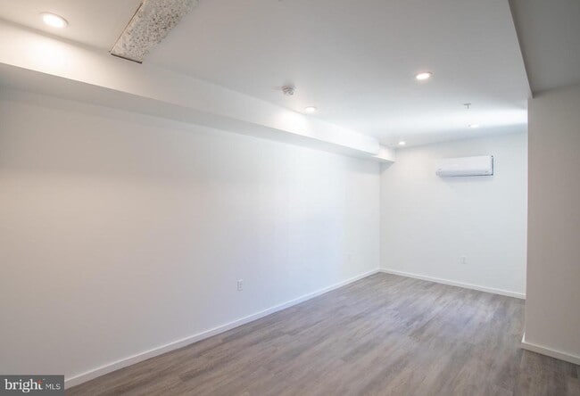 Building Photo - 1201 Vine St