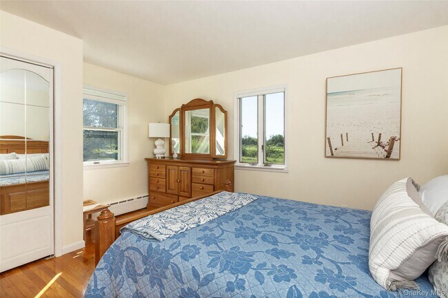 Building Photo - 275 Maier Pl