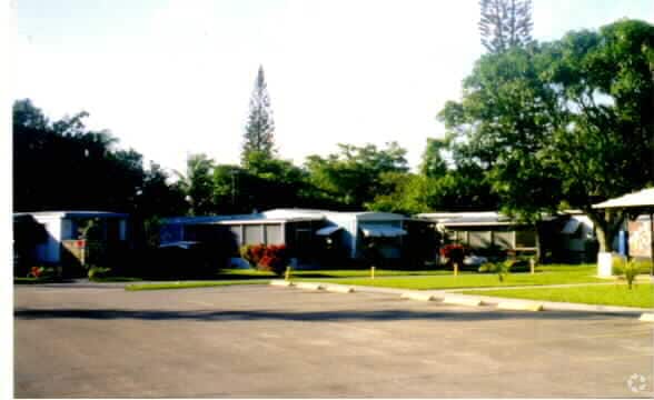 Primary Photo - Whispering Pines