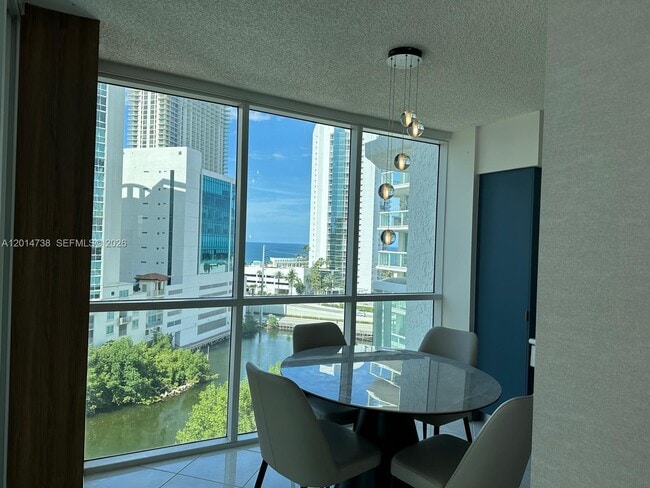 Building Photo - 16400 Collins Ave