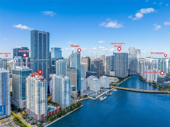 Building Photo - 1300 Brickell Bay Dr