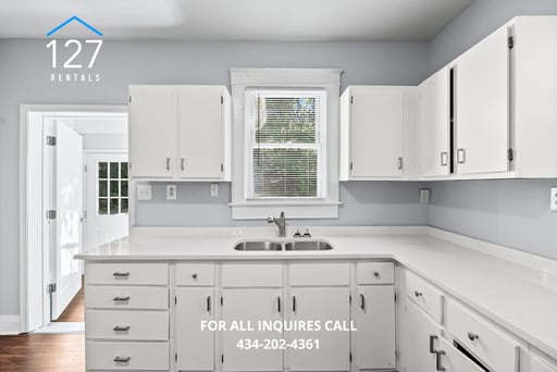 Building Photo - Updated 2BR Duplex with Central Air & Washer/Dryer – Water, Sewer & Trash Included!