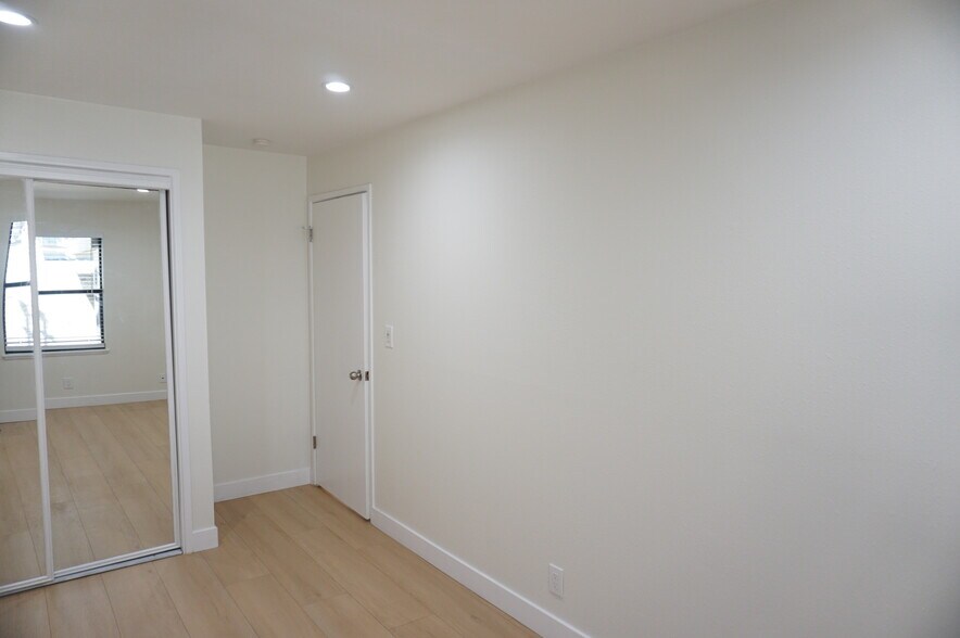 Building Photo - 3948 Pennsylvania Ave