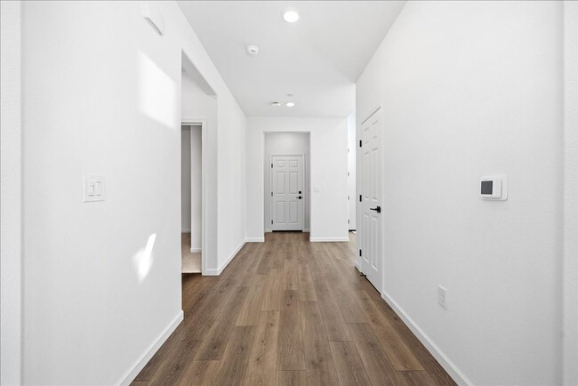 Building Photo - 4412 Canyon Coral Wy