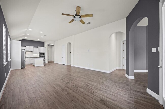 Building Photo - 253 Joseph Dr