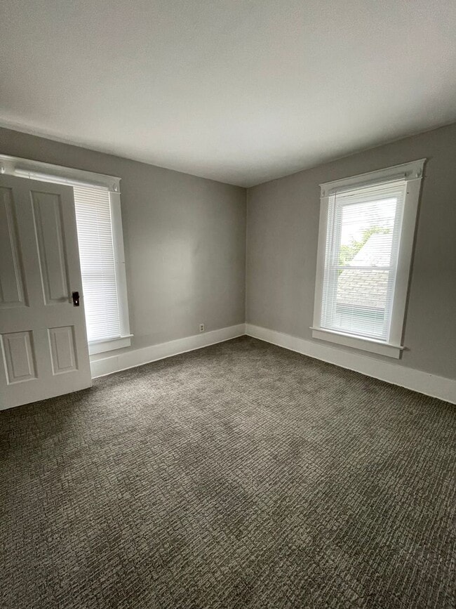 Building Photo - 4 Bedroom Home Near Downtown Goshen
