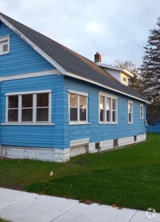 Building Photo - 1534 Van Buren St