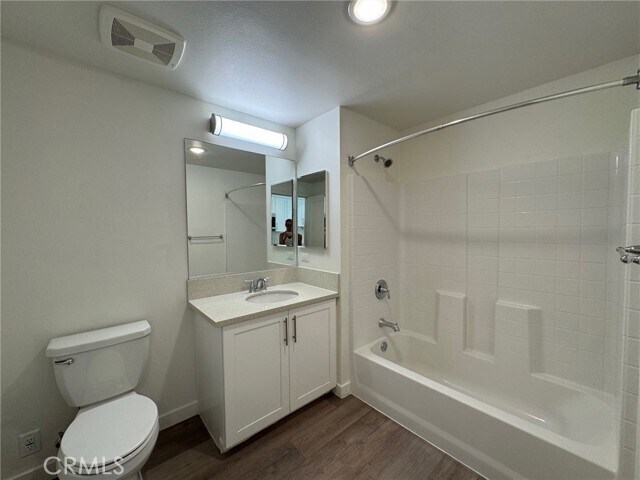 Building Photo - 1025 S Berendo St