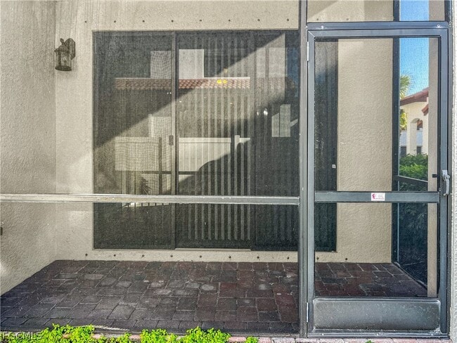 Building Photo - 9452 Montebello Way