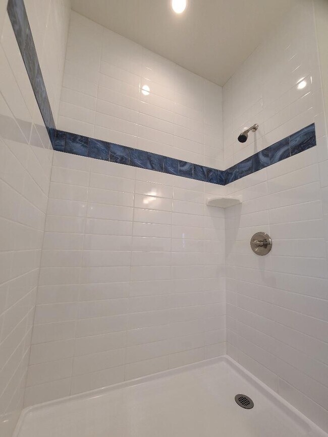 Building Photo - 1162 Hacienda Dr