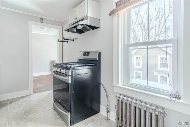 Building Photo - 325 Holcomb St