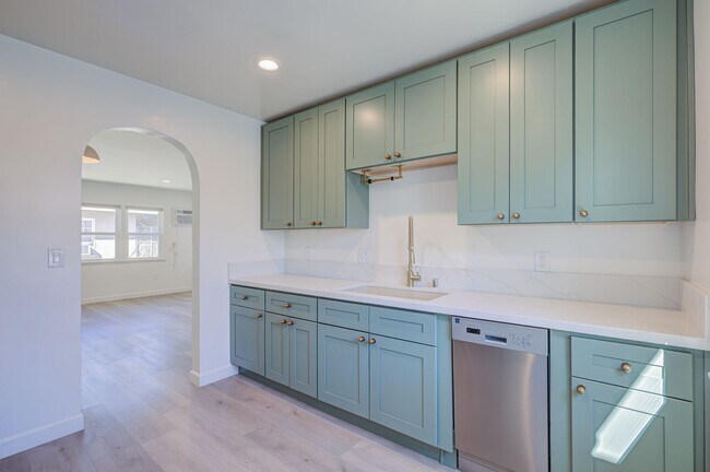 Building Photo - Riverside Residences