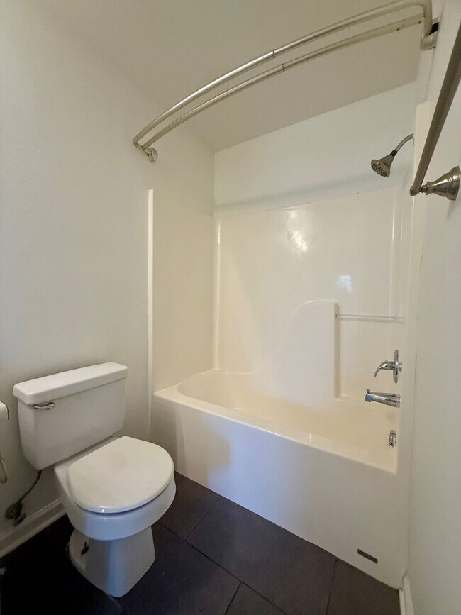 Building Photo - 13706 Apple Glen Cove