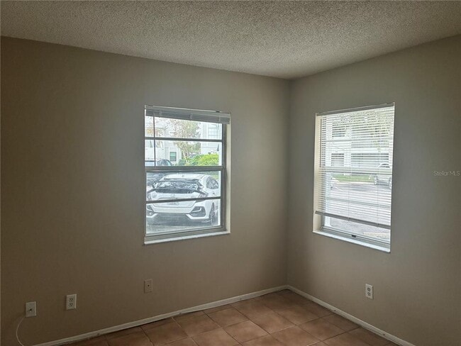 Building Photo - 7193 E Bank Dr