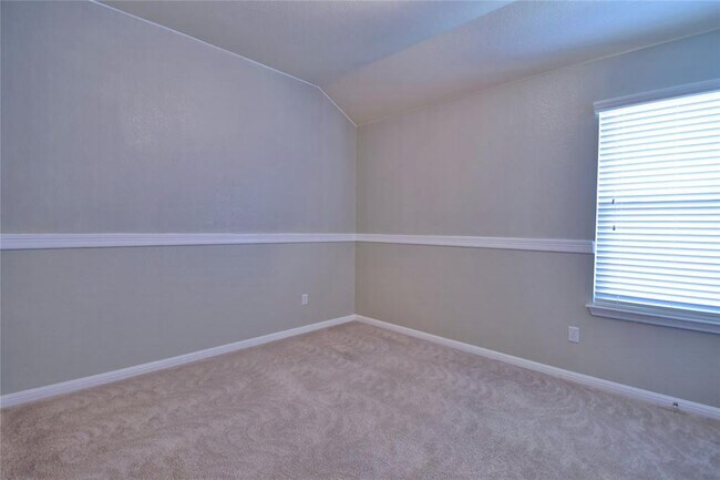 Building Photo - 1708 Stonehaven Ln