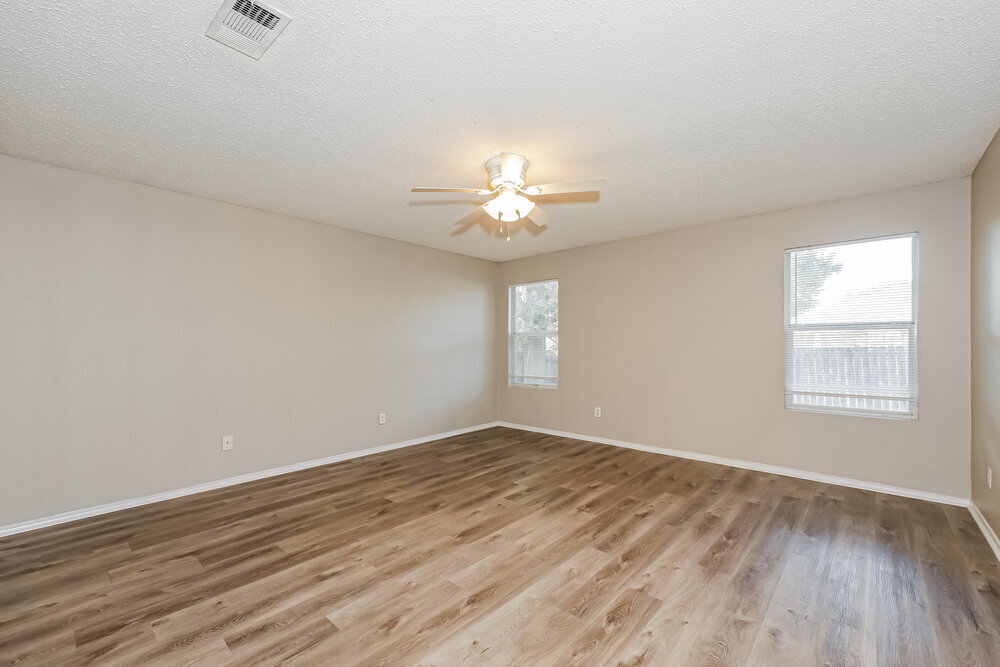 Building Photo - 548 Magdalen Ave