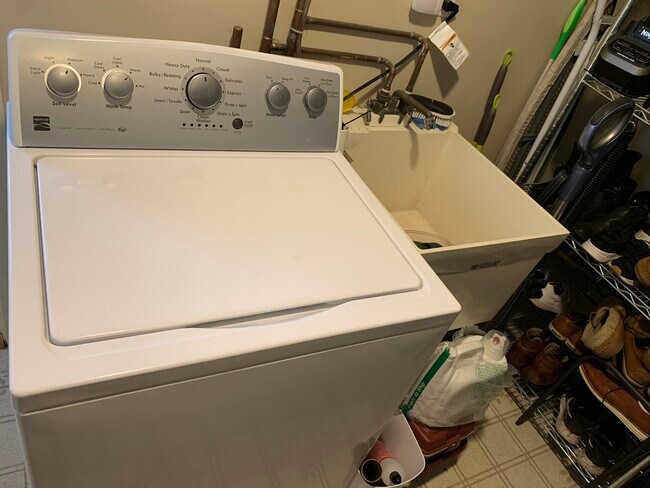 Building Photo - 4953 Wilcox Avenue