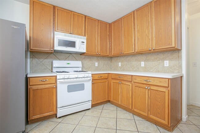 Building Photo - 17627 S Summit Canyon Dr