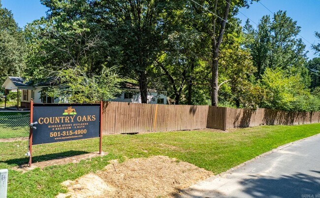 Building Photo - 1309 Country Oaks Dr