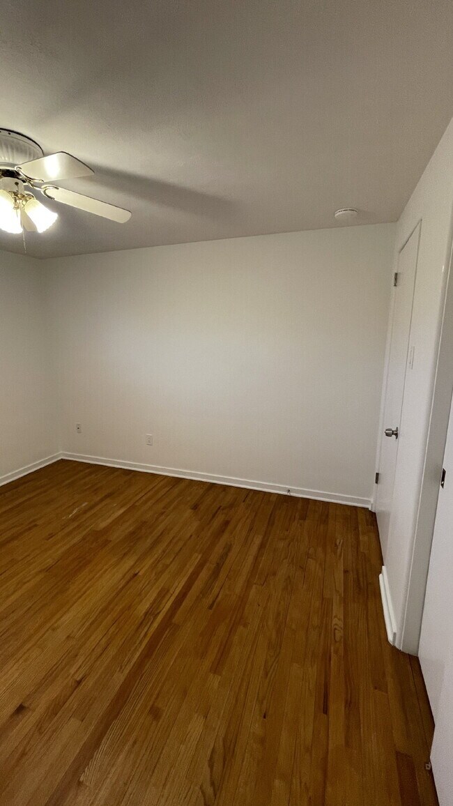 Building Photo - Charming 3 bed, 2 bath with finished basement!