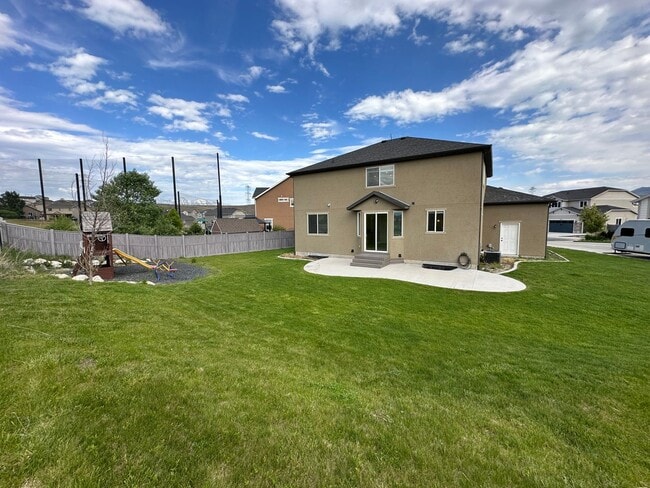 Building Photo - Single Family Home on Ranches Golf Course ...