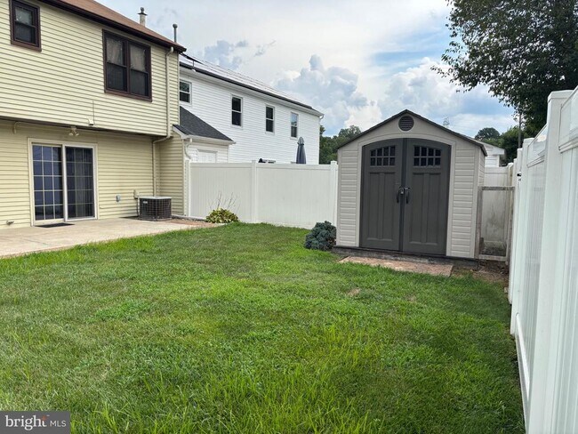 Building Photo - 4 Irongate Dr