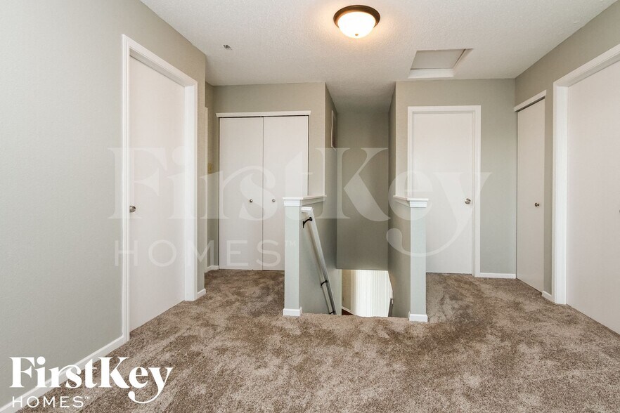 Building Photo - 10342 Fairmont Ln