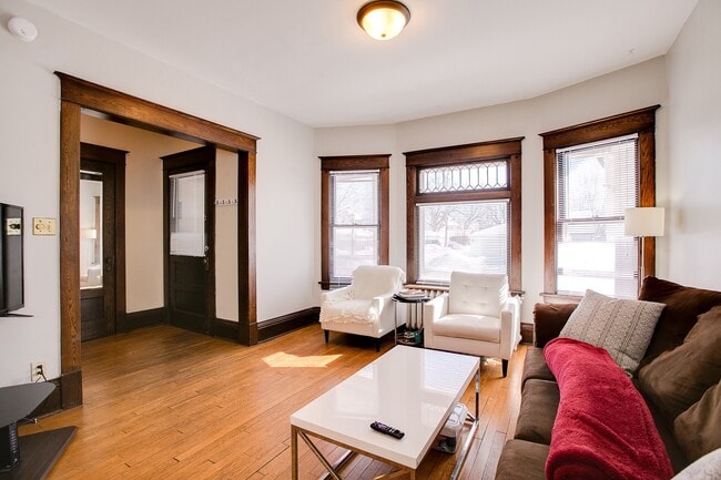 Building Photo - Griggs Duplex