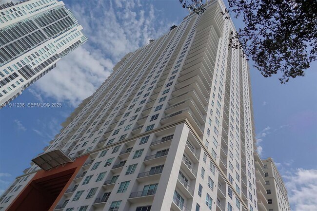 Building Photo - 133 NE 2nd Ave