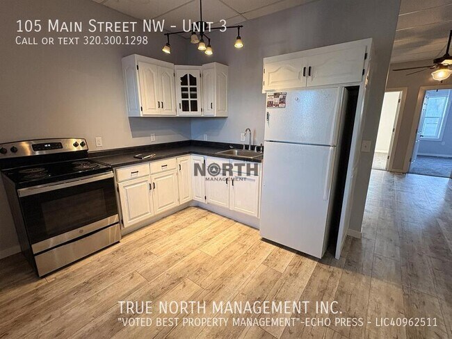 Building Photo - 105 Main St