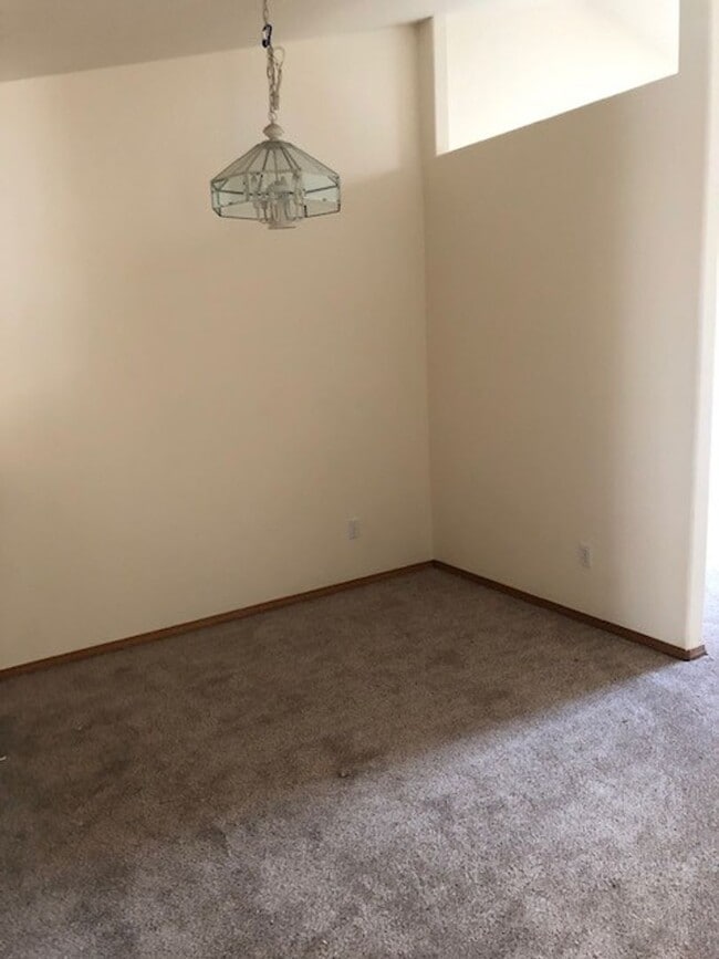 Building Photo - 3 bedroom 2 bath duplex in Lake Stevens!