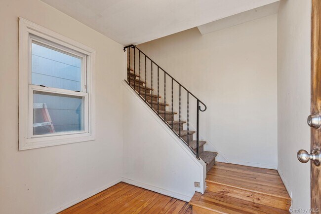 Building Photo - 500 5th Ave