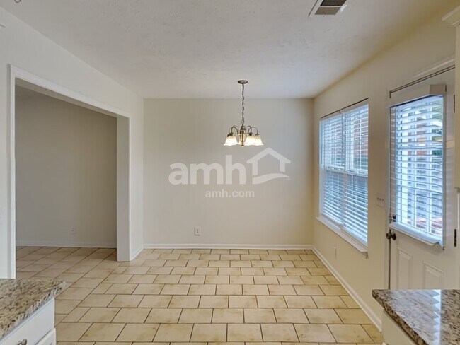 Building Photo - 1128 Eastwoods Dr