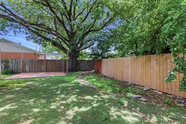 Building Photo - 2204 Dunloe Ave